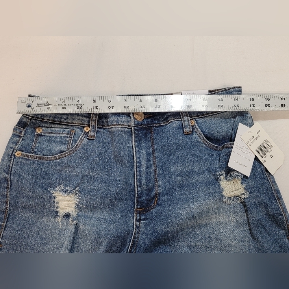 STS BLUE Aubrey Short Size 28-in   10in high rise denim short, distressed - Picture 6 of 11